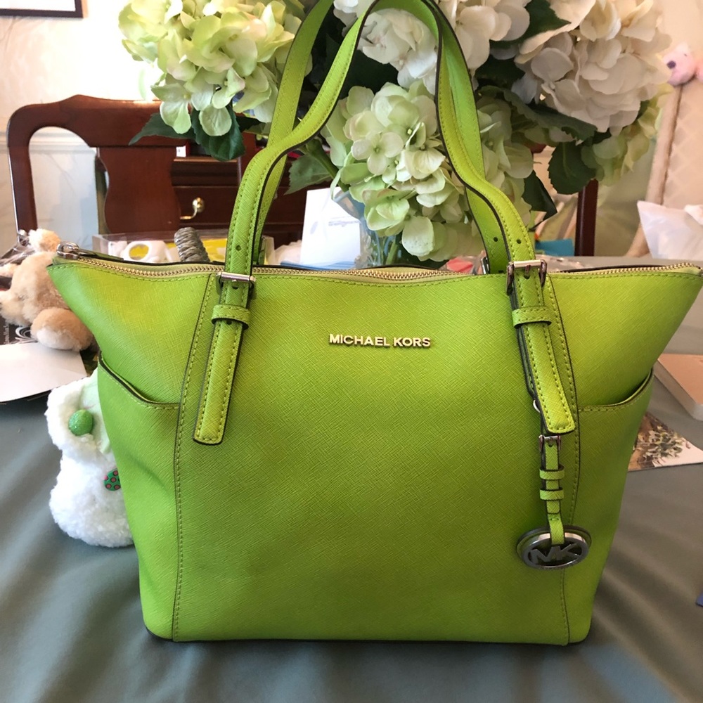 Michael Kors Jet Set Saffiano Leather Top-Zip Tote